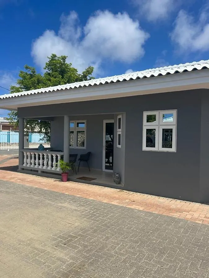 Vakantiewoning, Nabij Santa Barbara Beach Apartment Willemstad Curacao
